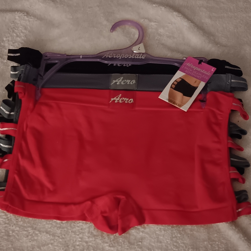 Aeropostale Women's 3pk Open Hip Seamless Panties in Red, Black, Gray NWT Size L